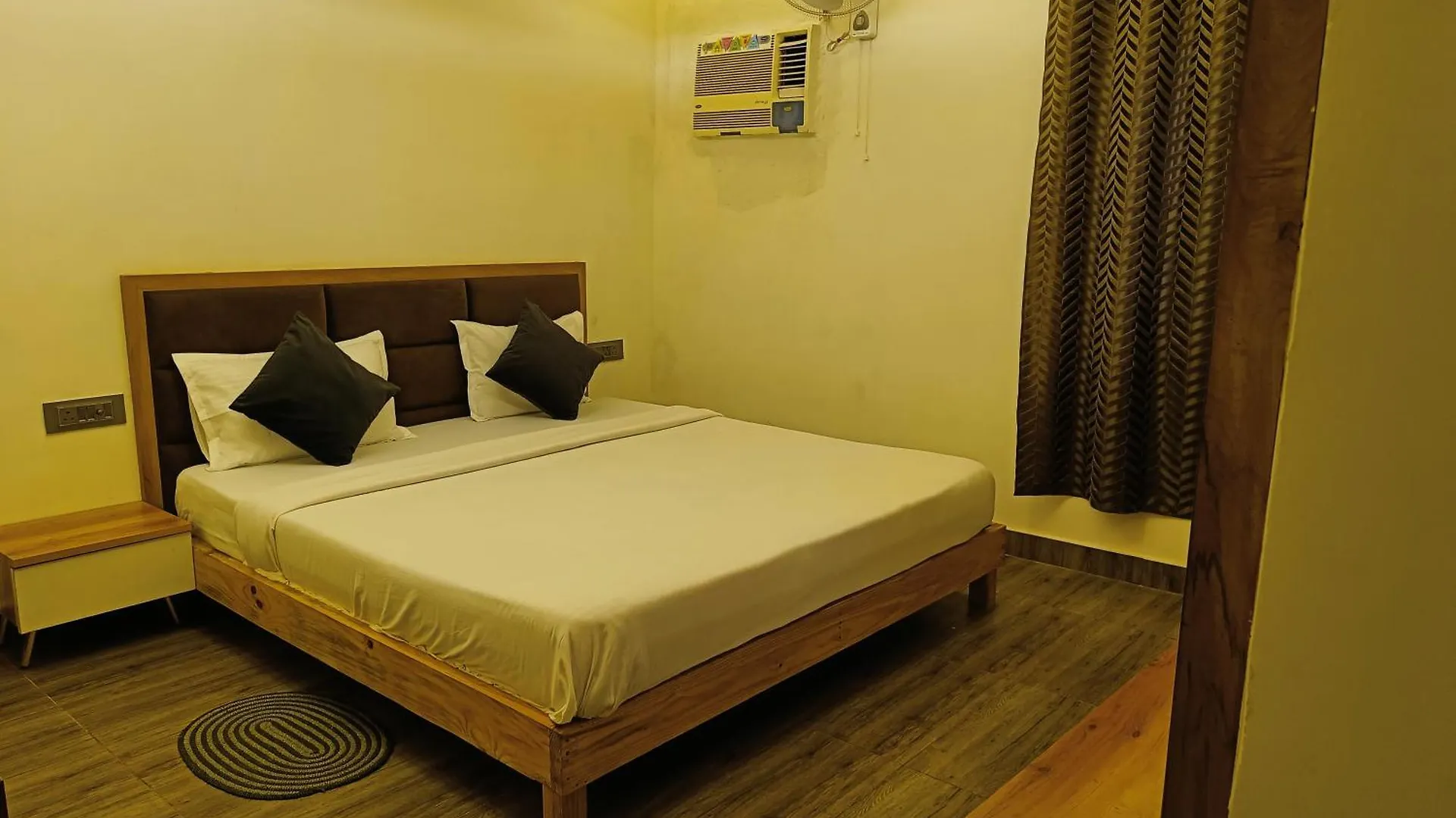 Good Vibes Hotel Agra  Hostel