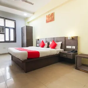 Hotel Oyo 67810 Lals, Agra (Uttar Pradesh)